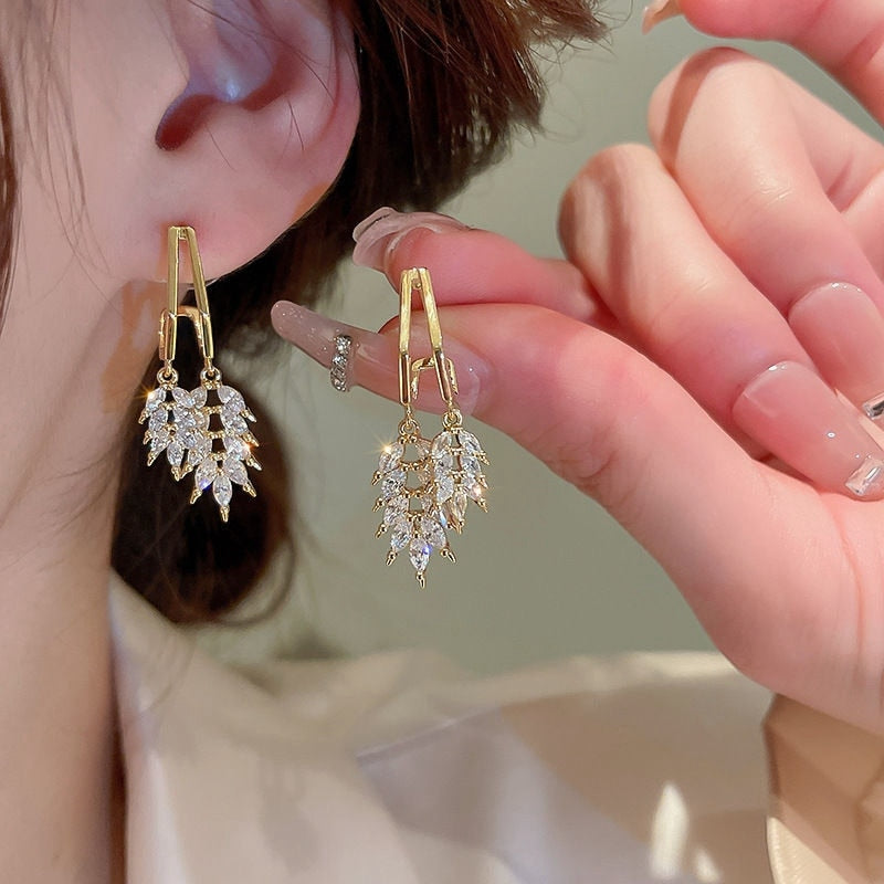 Fashion Zircon Flower Stud Earrings