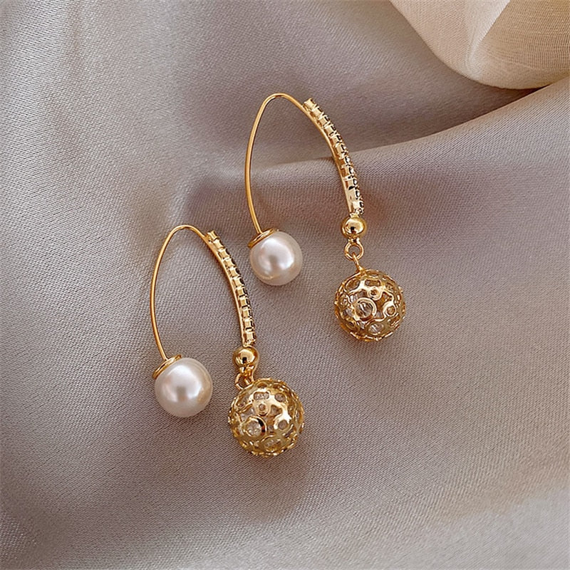 Vintage Rhinestone Crystal Moon Planet Pearl Zircon Earring