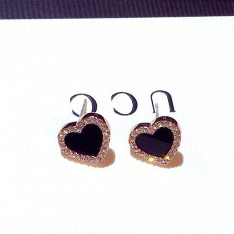 Trendy Vintage Heart Earring Women Classic  Stud Earrings