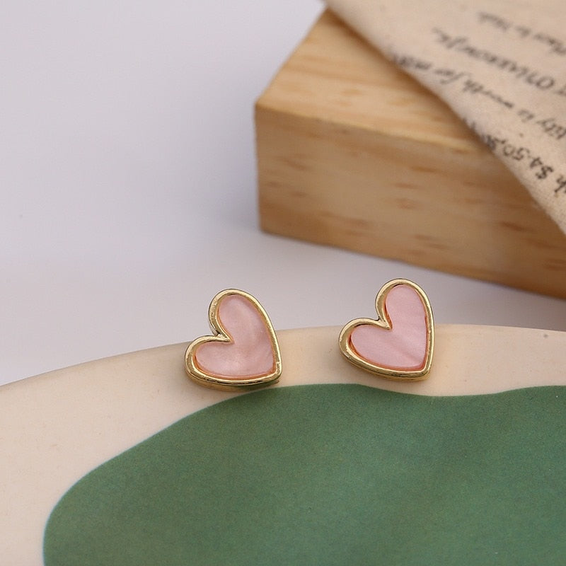 Trendy Vintage Heart Earring Women Classic  Stud Earrings